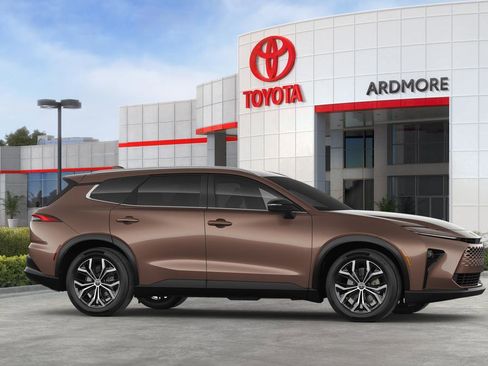 New 2025 Toyota Crown Signia image 32