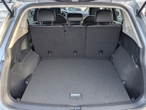 Used 2023 Volkswagen Tiguan SE image 35