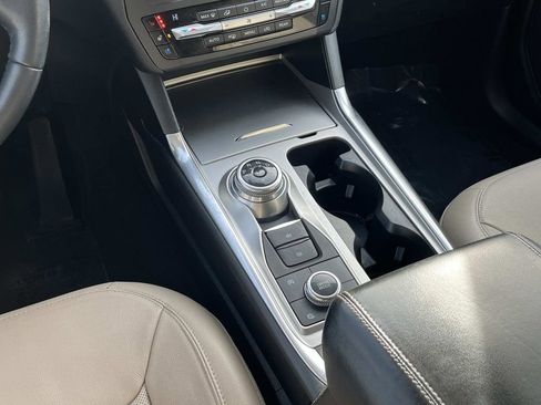 Used 2020 Ford Explorer Limited image 14