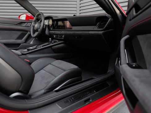 Certified 2024 Porsche 911 Carrera S RWD image 35