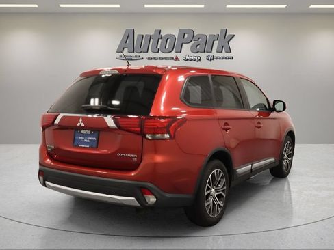 Used 2016 Mitsubishi Outlander SE AWD/4WD image 6
