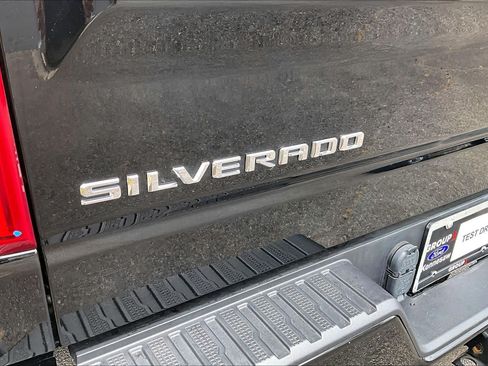 Used 2024 Chevrolet Silverado 1500 RST w/ Z71 Off-Road Package AWD/4WD image 30