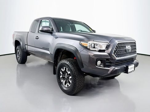 Used 2019 Toyota Tacoma TRD Off-Road AWD/4WD image 3