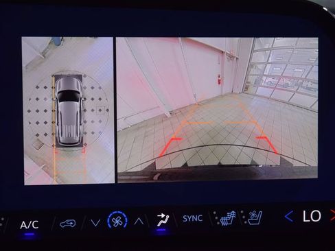 New 2026 Chevrolet Traverse RS w/ LPO, Floor Liner Package AWD/4WD image 61