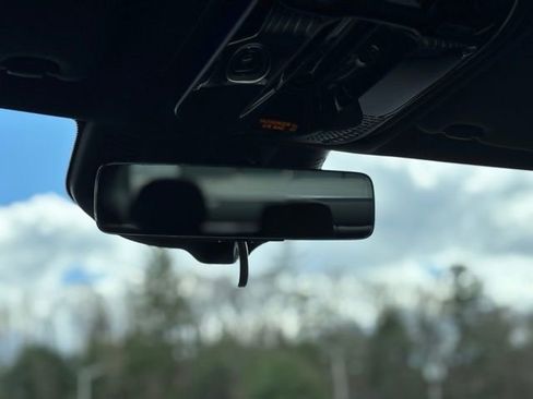 Used 2025 Mercedes-Benz C 300 4MATIC Sedan image 38