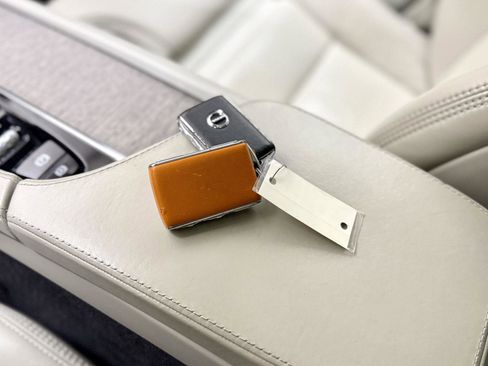 Used 2021 Volvo XC90 T8 Inscription w/ Advanced Package image 23