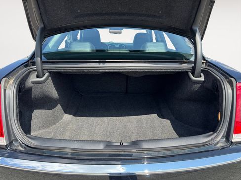 Used 2020 Chrysler 300 Touring L w/ Quick Order Package 22F AWD/4WD image 5