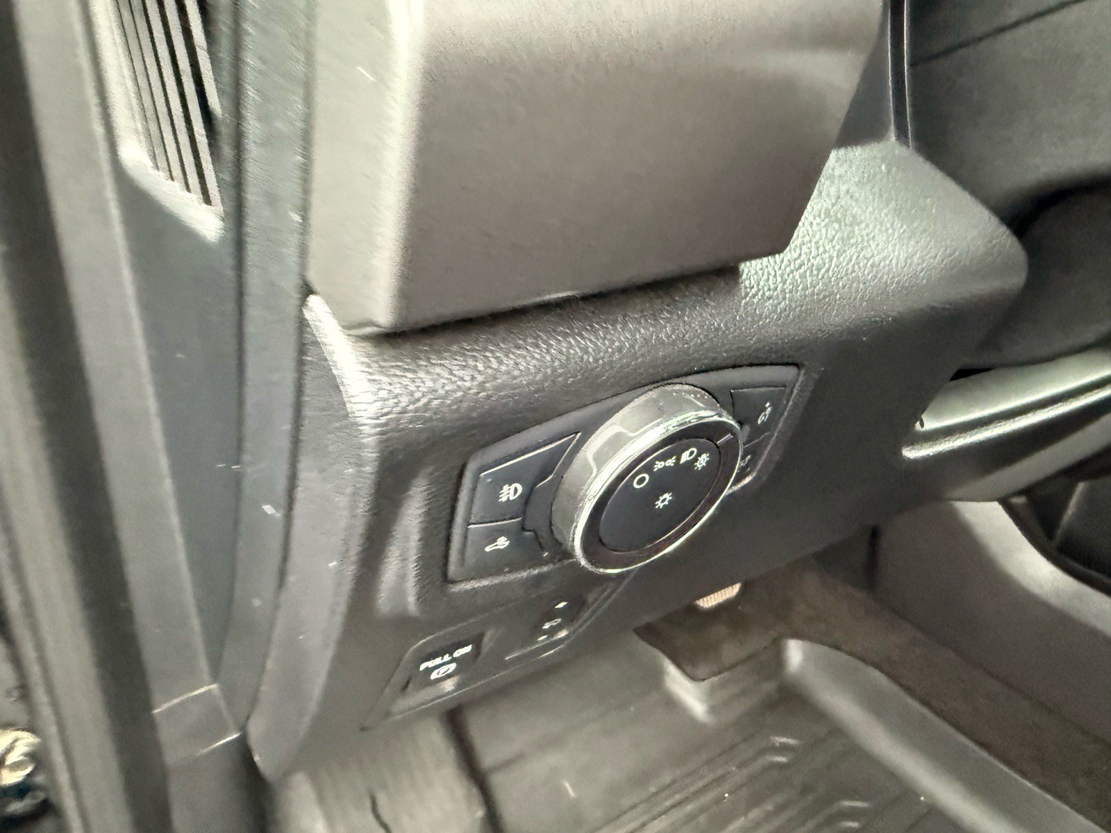 Used 2019 Ford F150 4x4 SuperCrew image 16