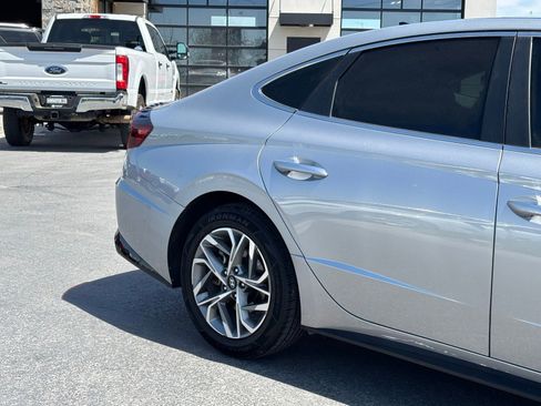 Used 2020 Hyundai Sonata SEL w/ Convenience + Sunroof Package FWD image 3