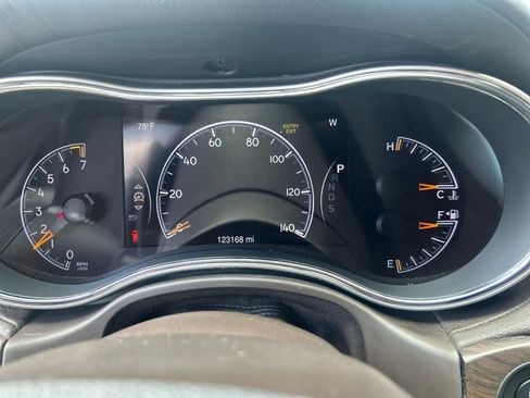 Used 2015 Jeep Grand Cherokee Overland AWD/4WD image 14
