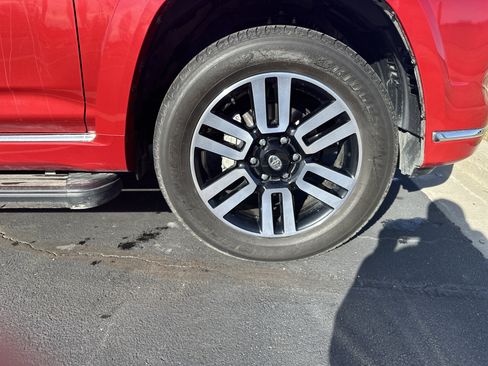 Used 2023 Toyota Tundra Limited image 25