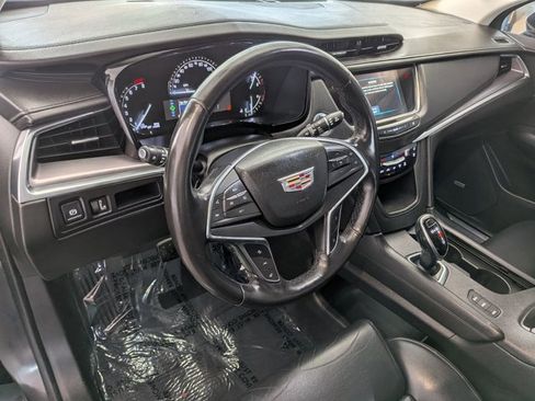 Used 2017 Cadillac XT5 Premium Luxury image 6