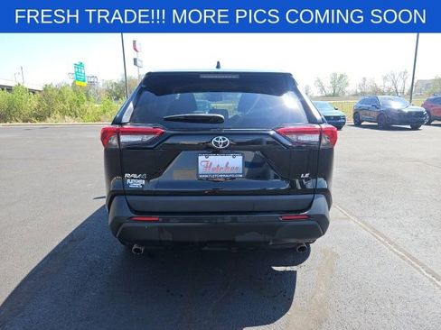 Used 2022 Toyota RAV4 LE image 5