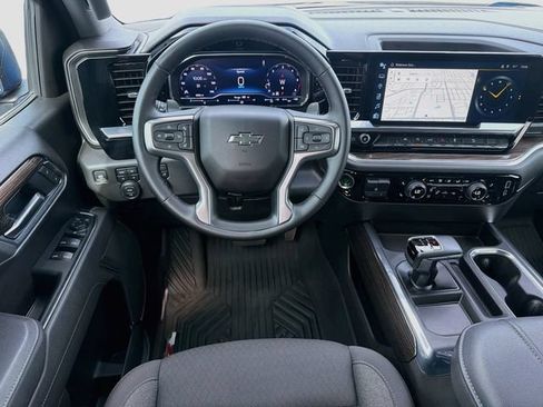 Used 2025 Chevrolet Silverado 1500 LT Trail Boss AWD/4WD image 23