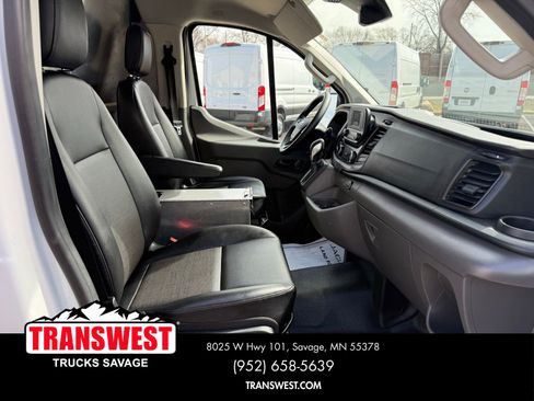 Used 2023 Ford Transit 250 Low Roof AWD image 7