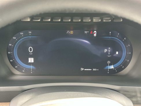 Certified 2025 Volvo XC90 B6 Plus image 10