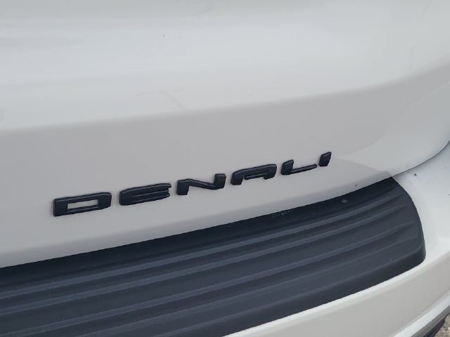 Used 2024 GMC Yukon Denali w/ Denali Reserve Package AWD/4WD image 11