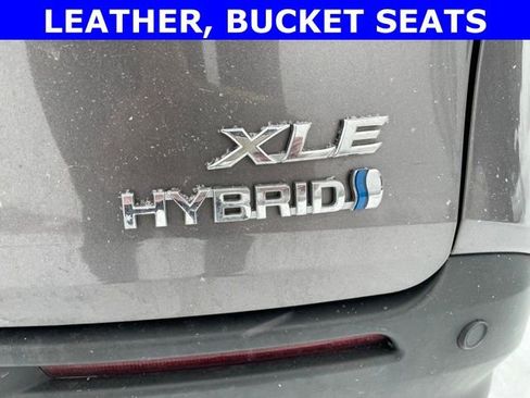 Used 2024 Toyota Sienna XLE image 7