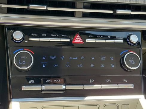 New 2025 Hyundai Santa Fe Calligraphy FWD image 11