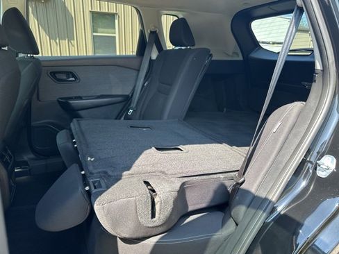 Used 2023 Nissan Rogue S image 24