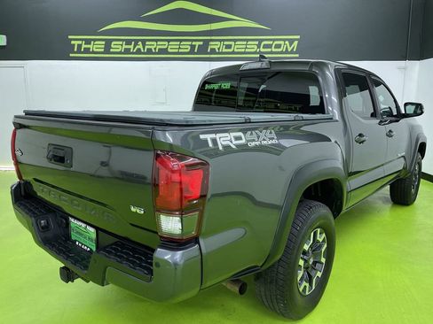 Used 2018 Toyota Tacoma 4x4 Double Cab image 10