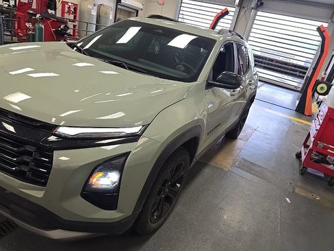 Used 2025 Chevrolet Equinox LT w/ Midnight Edition AWD/4WD image 2