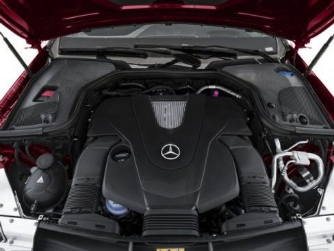 Used 2018 Mercedes-Benz E 400 4MATIC Sedan w/ Premium 1 Package image 16