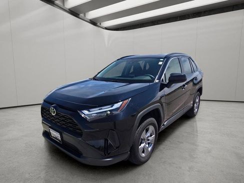 Used 2025 Toyota RAV4 LE AWD/4WD image 1