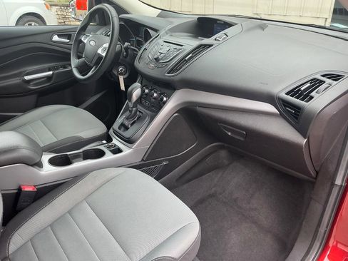 Used 2015 Ford Escape SE image 9