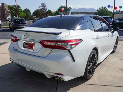 Used 2019 Toyota Camry XSE FWD image 8