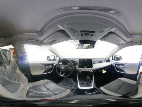 New 2025 Toyota RAV4 XLE image 33