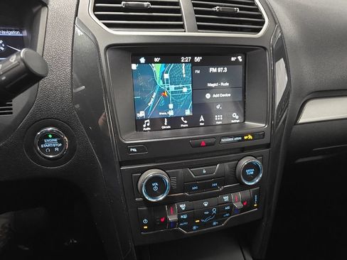 Used 2017 Ford Explorer XLT w/ Equipment Group 202A FWD image 25