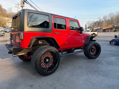 Used 2012 Jeep Wrangler Unlimited Sport image 33