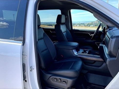 Used 2024 GMC Sierra 3500 SLT w/ SLT Convenience Package AWD/4WD image 28