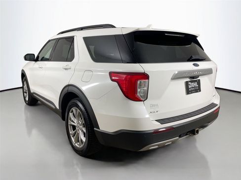 Used 2021 Ford Explorer XLT w/ Equipment Group 202A AWD/4WD image 10