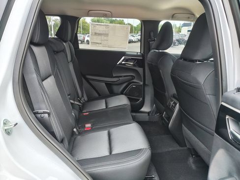 New 2026 Mitsubishi Outlander ES AWD/4WD image 11