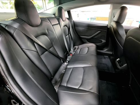 Used 2022 Tesla Model 3 image 30