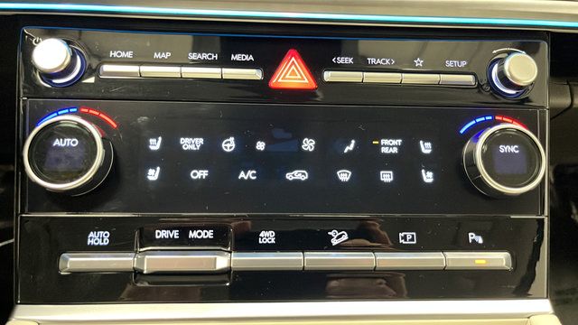 Used 2025 Hyundai Santa Fe Calligraphy AWD/4WD image 18