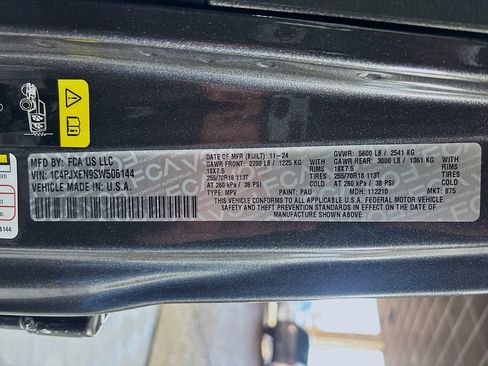 Used 2025 Jeep Wrangler Unlimited Sahara AWD/4WD image 30