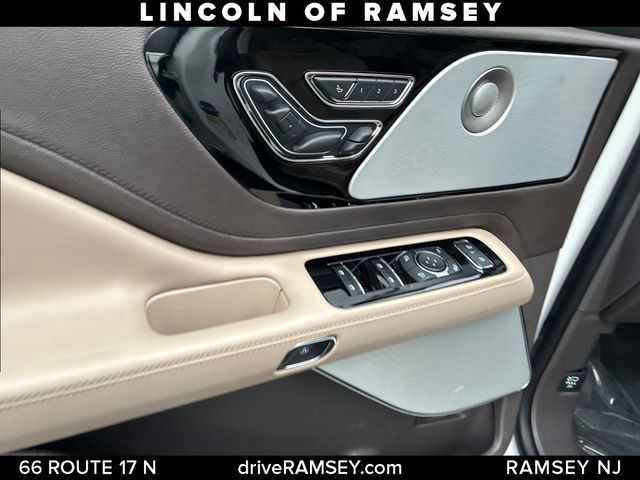 Used 2024 Lincoln Aviator Reserve w/ Equipment Group 201A AWD/4WD image 13