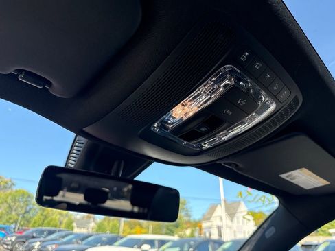 Used 2021 Mercedes-Benz GLB 250 4MATIC image 36