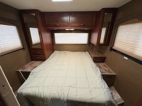 Used 2015 Ford E-450 and Econoline 450 Super Duty w/ Motorhome Prep Package RWD image 38