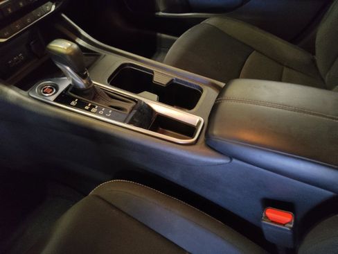 Used 2024 Nissan Sentra SV FWD image 26