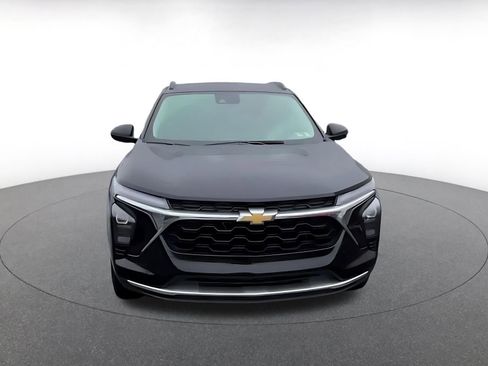 Used 2025 Chevrolet Trax LT w/ LT Convenience Package image 5