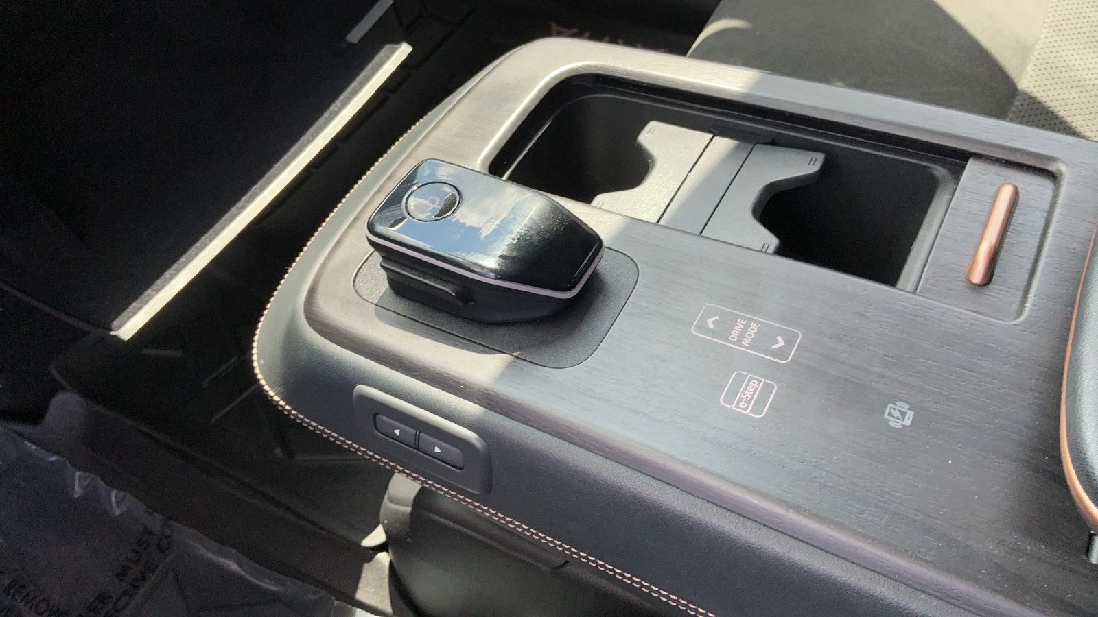Certified 2025 Nissan Ariya FWD image 33