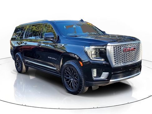 Used 2021 GMC Yukon XL Denali image 4