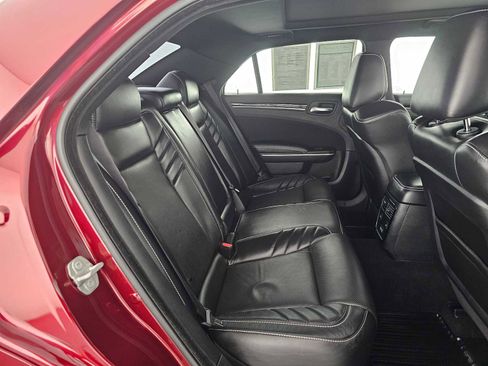 Used 2023 Chrysler 300 C image 12