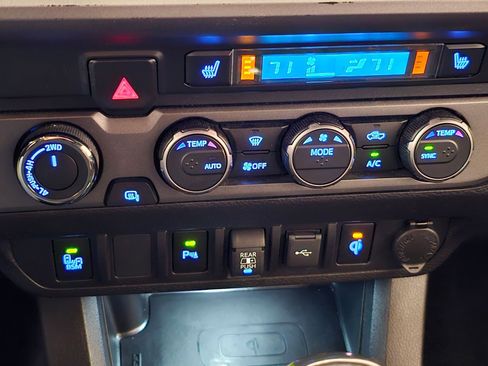 Used 2023 Toyota Tacoma TRD Pro AWD/4WD image 12