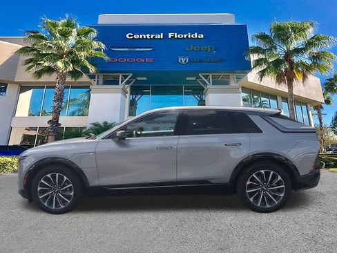 Used 2024 Cadillac Lyriq Sport RWD image 8