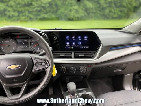 Used 2024 Chevrolet Trax LS FWD image 22